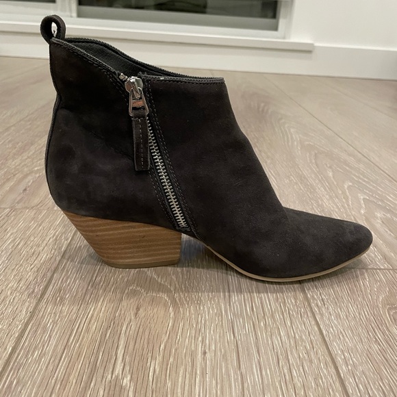 Size 8.5 Dolce Vita ankle boots - Picture 8 of 10